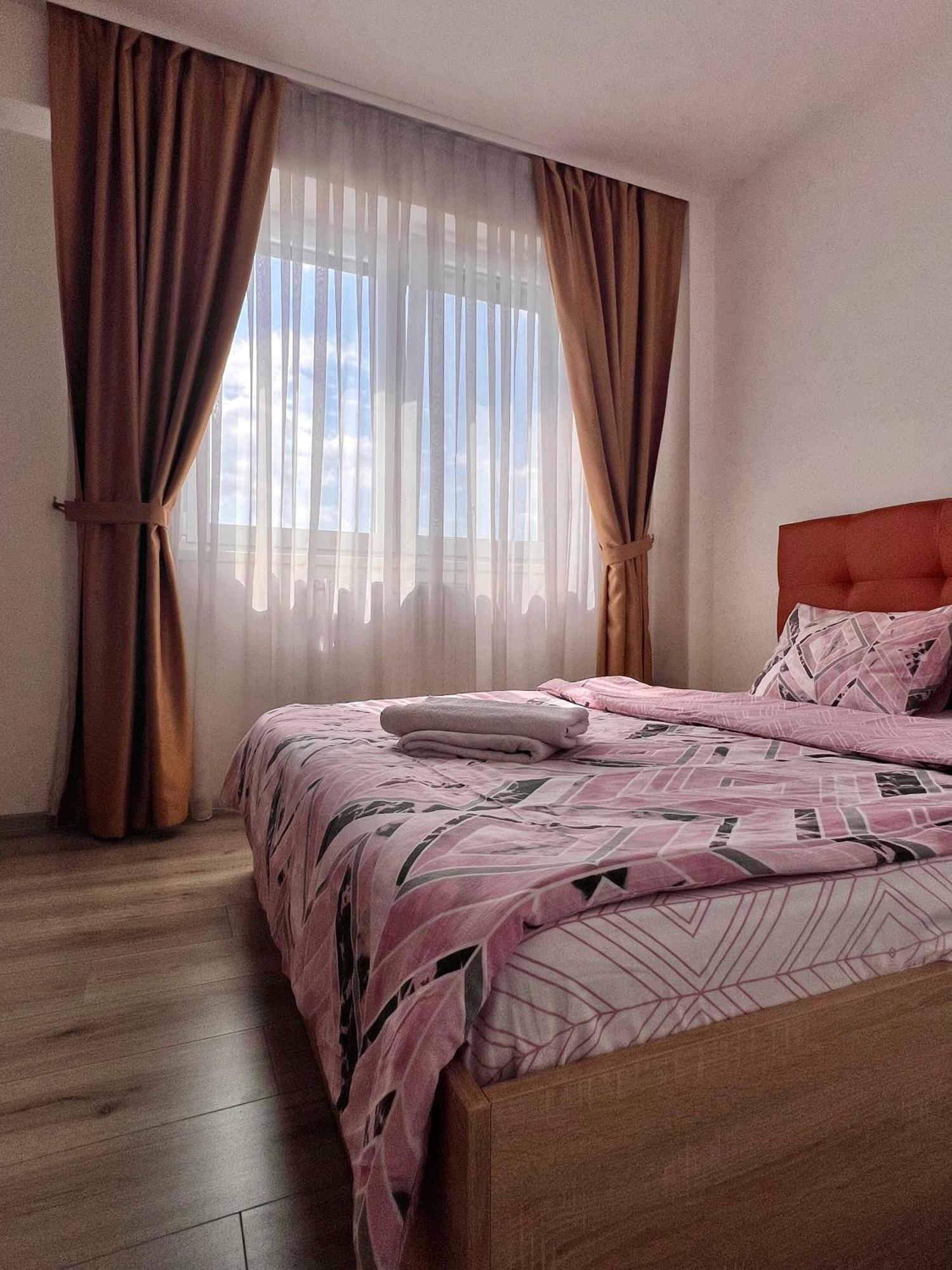 Apartament Madeira Apartman Nagyvárad Kültér fotó